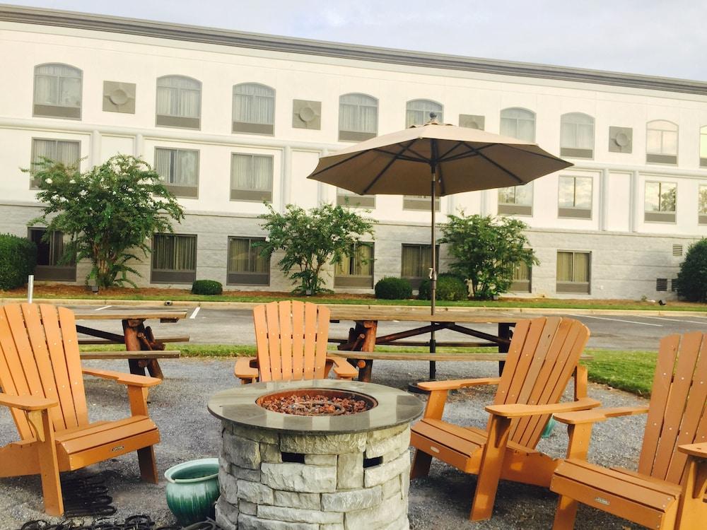 Wingate By Wyndham Montgomery Exterior foto